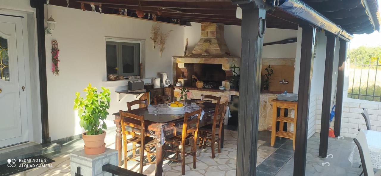 Ekali-Haus Villa Nea Iraklia Luaran gambar
